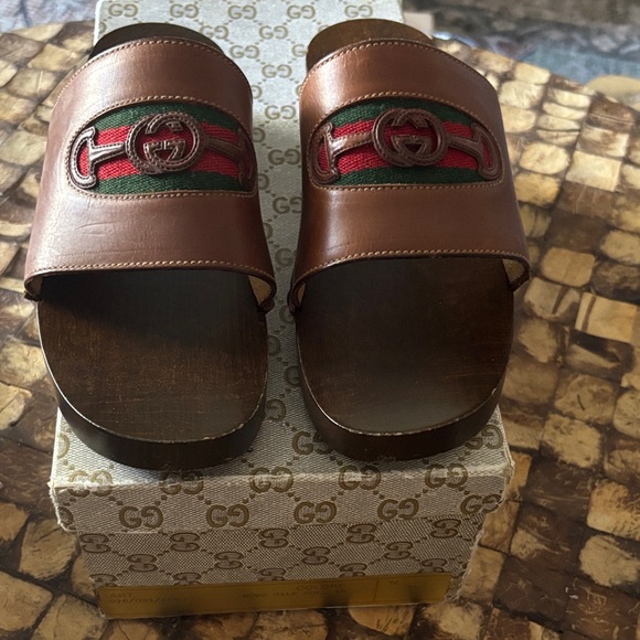 Gucci Shoes - Gucci vintage 1978 Brown Leather Slide Sandals with Green and Red Accents